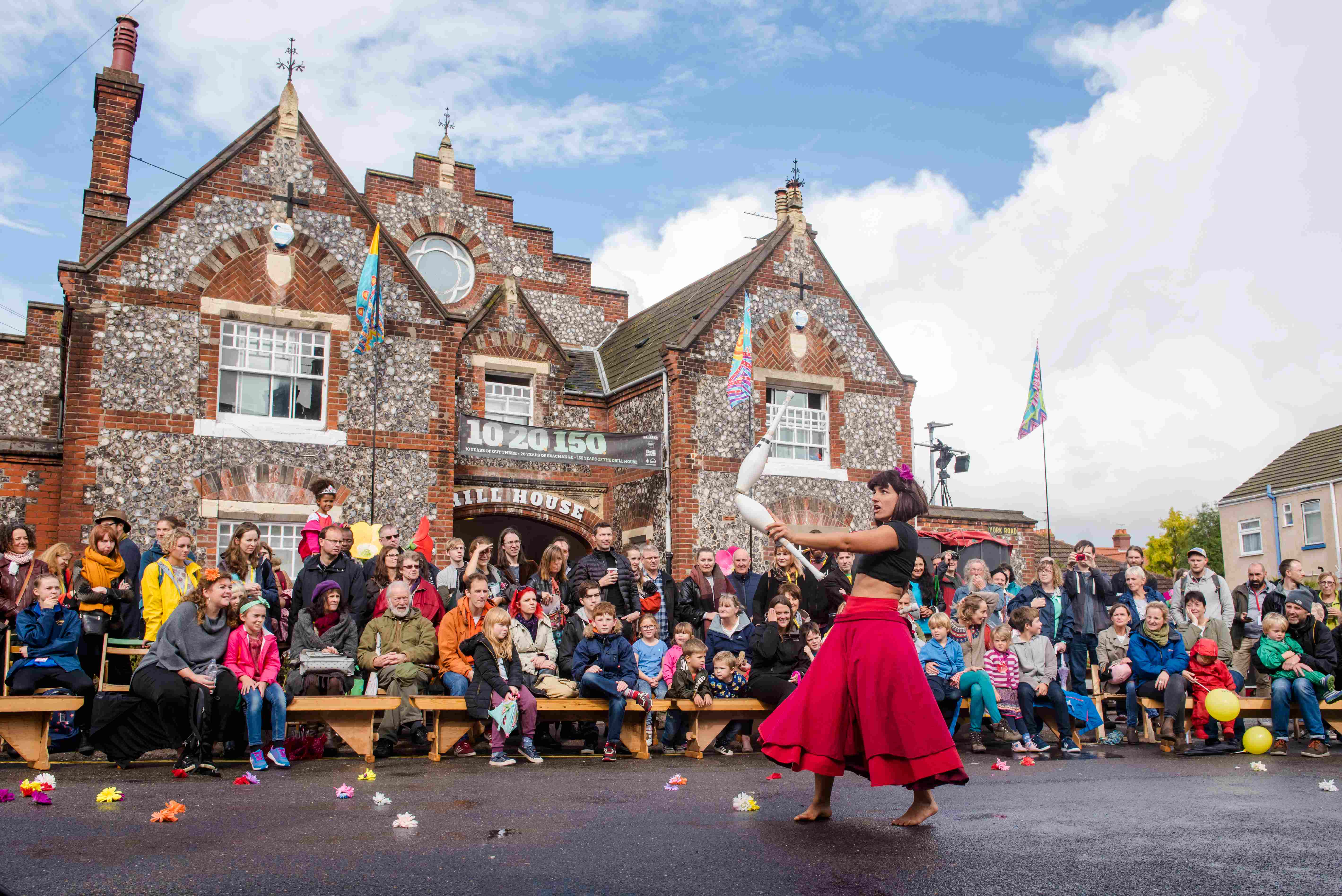 Dulce Duca performing outside the Drill House 