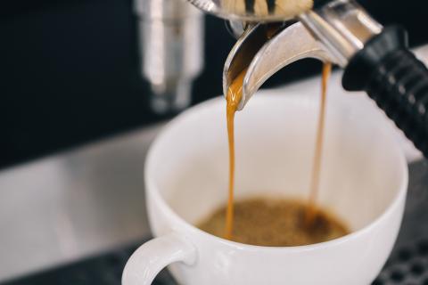 Em Coffee Machine Pour Close Up 4460x4460.jpg